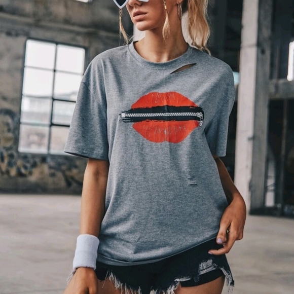 Lips Print Drop Shoulder Tee - Picture 1 of 4